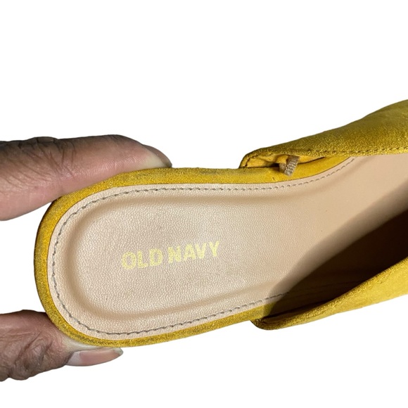Old Navy Women's Mustard Yellow Round Toe Mule - Picture 8 of 8